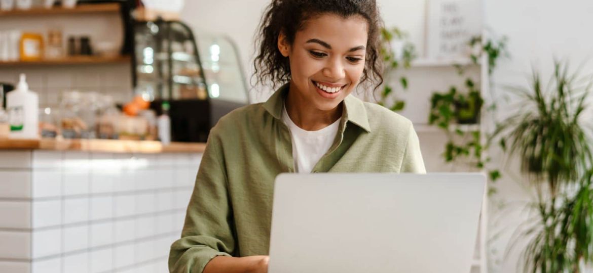 working-from-cafe-1536x1025